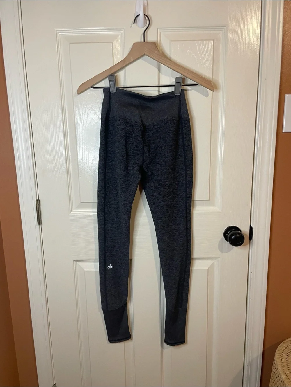 Alo Yoga Alosoft Lounge Legging in Dark Heather Grey Size Small